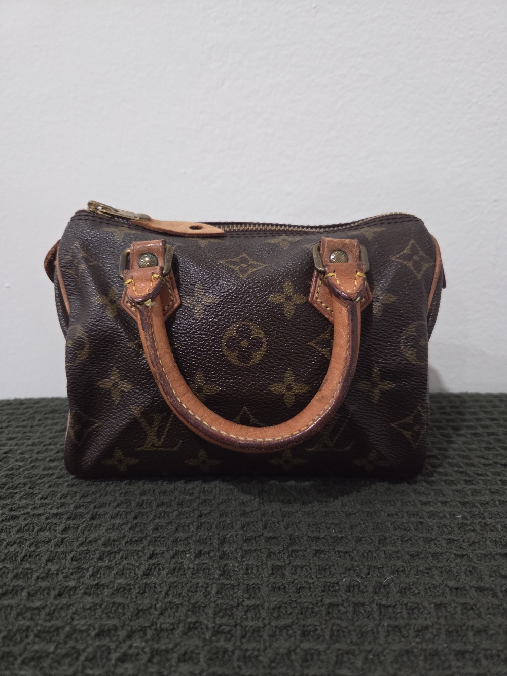 Louis Vuitton Speedy 18 Handbag Rare!